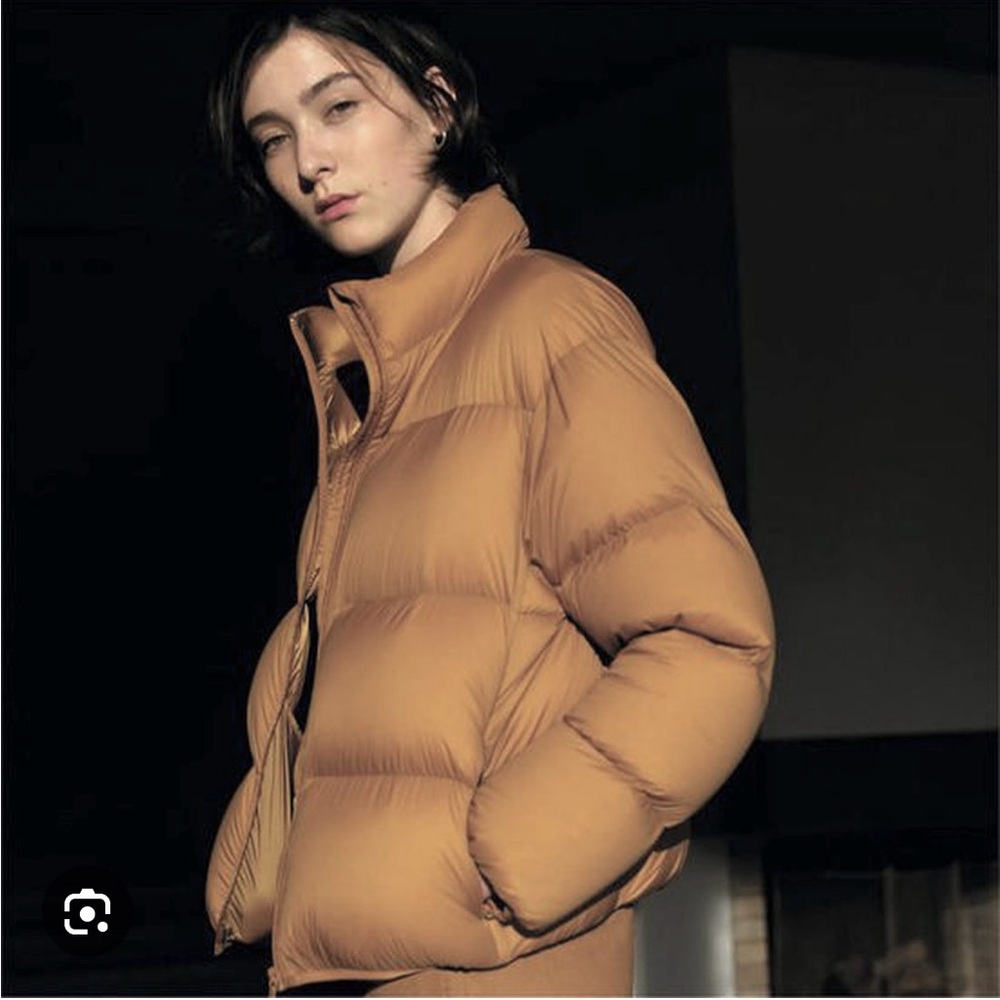 Uniqlo lightweight packable down puffer jacket
